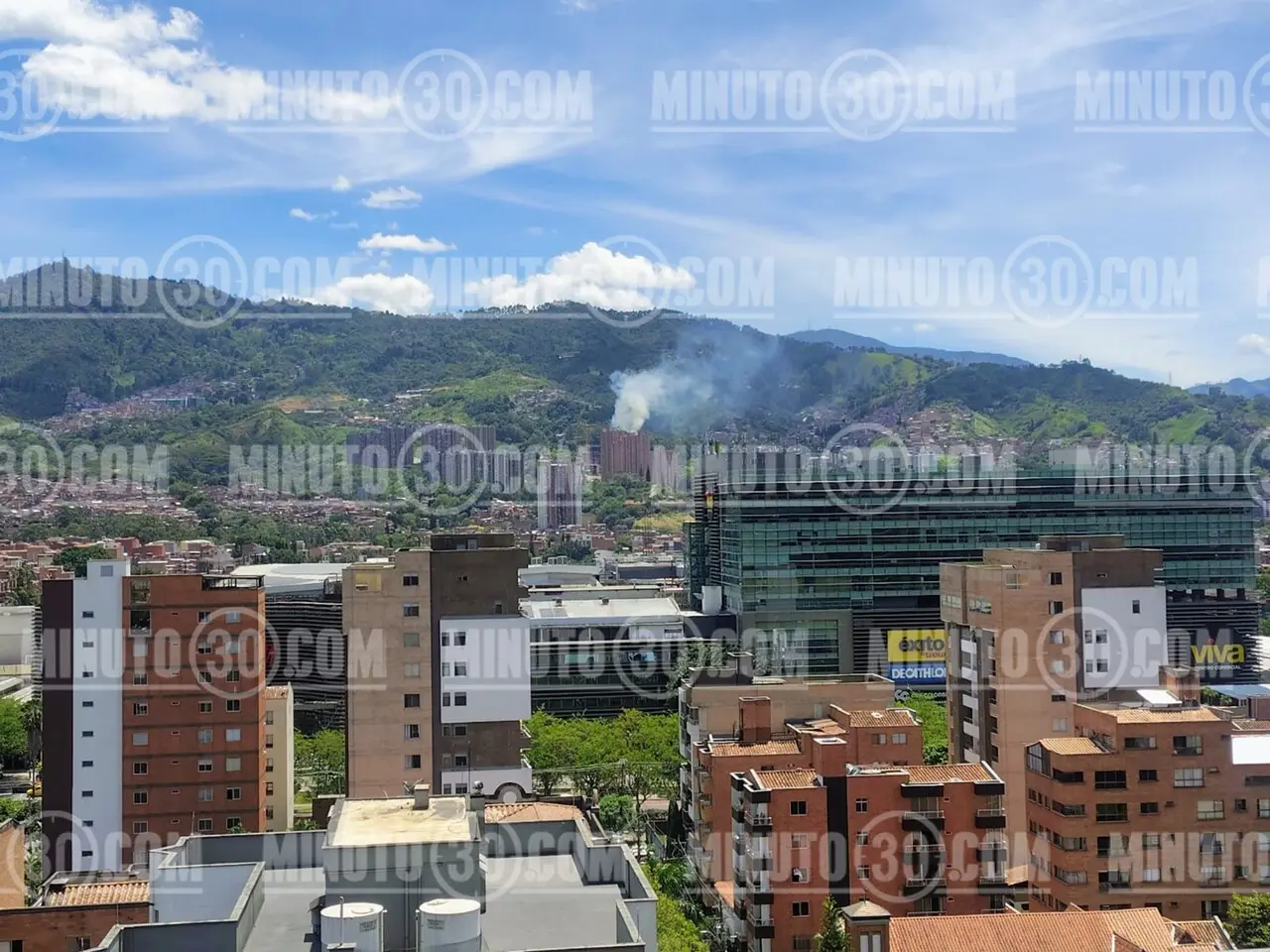 ¡Urgente, en el Cerro Manzanillo! Voraz incendio en zona semipoblada de Itagüí 4 incendio itagui4