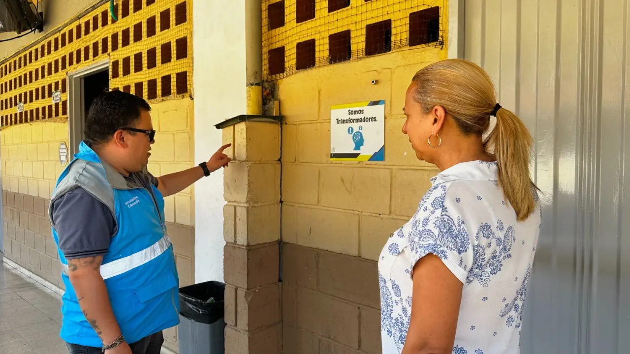 ¡Atención padres! Así están los colegios de Medellín tras el terremoto que sacudió al país 1 ¡Atención padres! Así están los colegios de Medellín tras el terremoto que sacudió al país