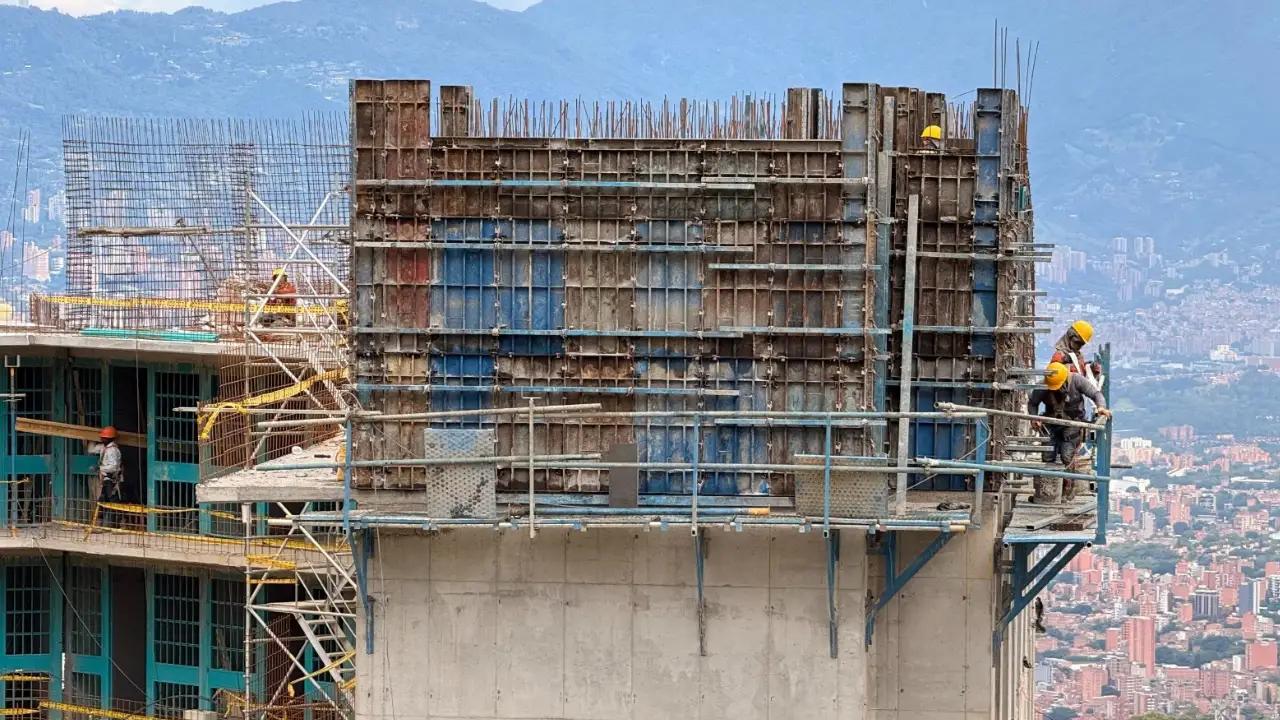 ¡A toda máquina en San Cristóbal! La megacárcel para sindicados de Medellín va volando y ya va en el 35% 3 ¡A toda máquina en San Cristóbal! La megacárcel para sindicados de Medellín va volando y ya va en el 35%