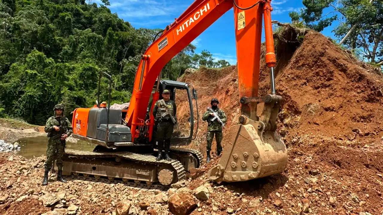 ¡Golpe a la minería ilegal en Antioquia! Intervienen 15 minas y capturan a cuatro personas 4 ¡Golpe a la minería ilegal en Antioquia! Intervienen 15 minas y capturan a cuatro personas
