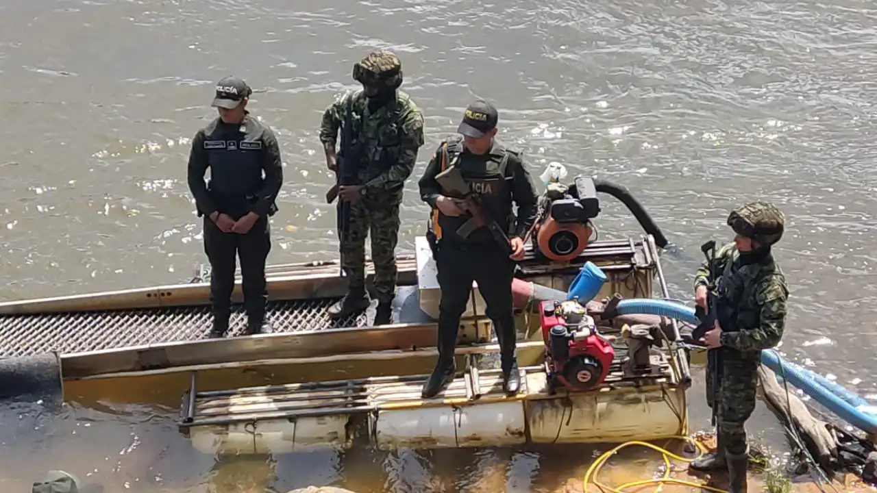 ¡Golpe a la minería ilegal en Antioquia! Intervienen 15 minas y capturan a cuatro personas 3 ¡Golpe a la minería ilegal en Antioquia! Intervienen 15 minas y capturan a cuatro personas