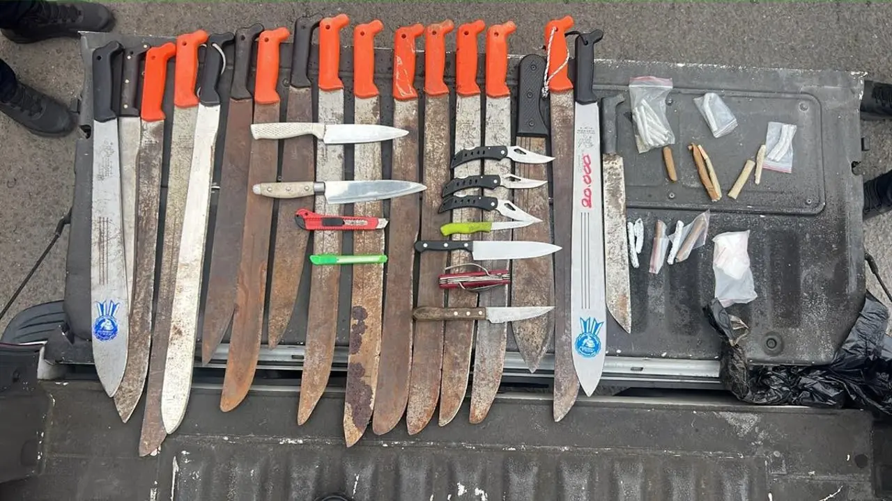 ¡Machetes, cuchillos y marihuana! Incautaciones a la entrada del Campín, previo al duelo entre Fortaleza y Nacional 2 nacional campin1
