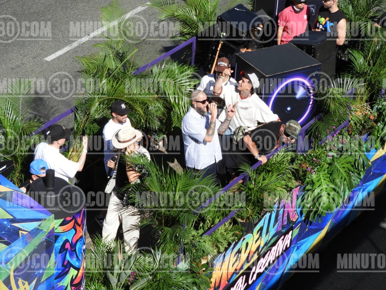 ¡Un éxito rotundo! El Desfile Avenida Primavera llenó de música, color y tradición las calles en la Feria de las Flores 7 primavera3