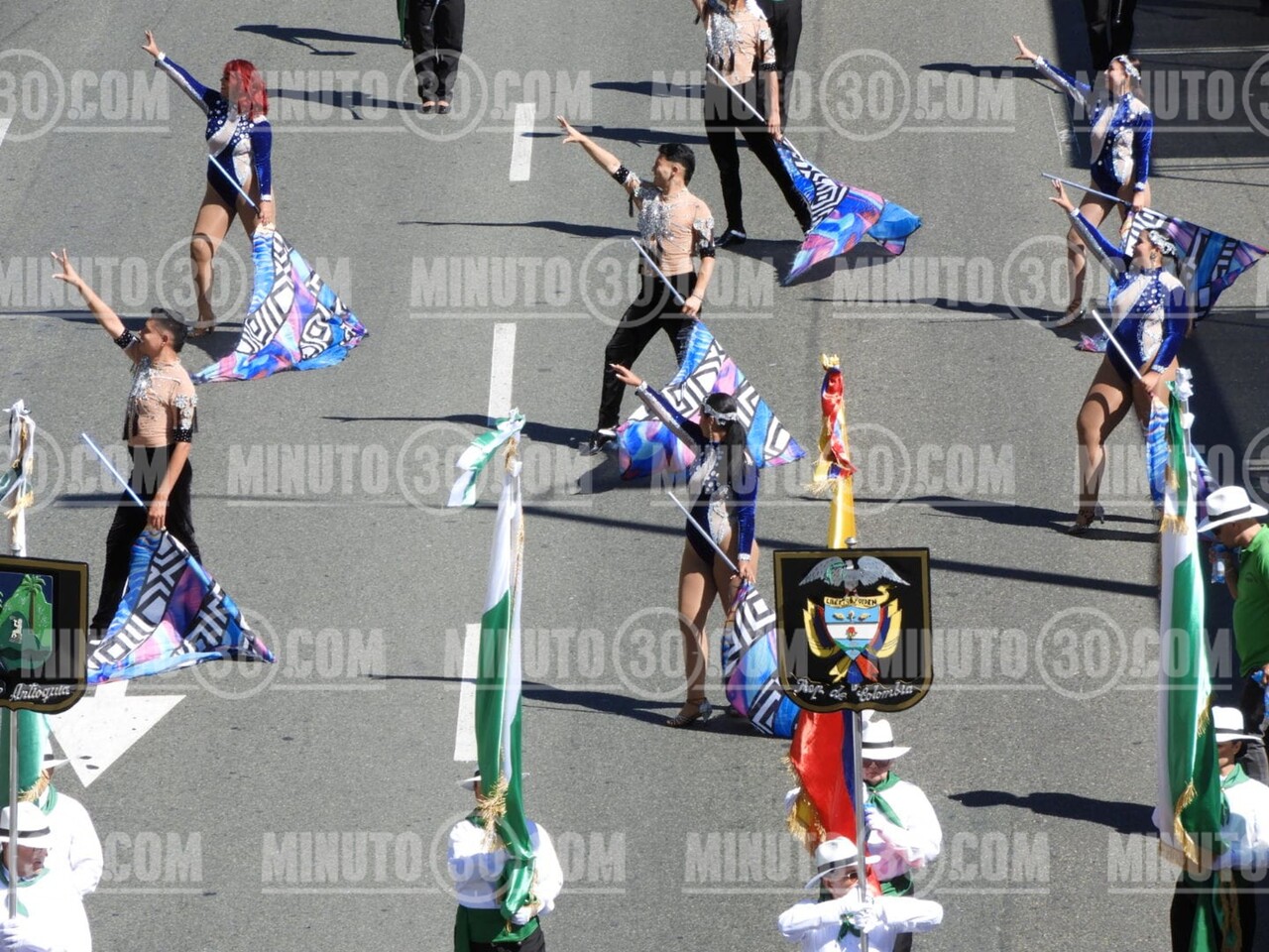 ¡Un éxito rotundo! El Desfile Avenida Primavera llenó de música, color y tradición las calles en la Feria de las Flores 2 primavera6