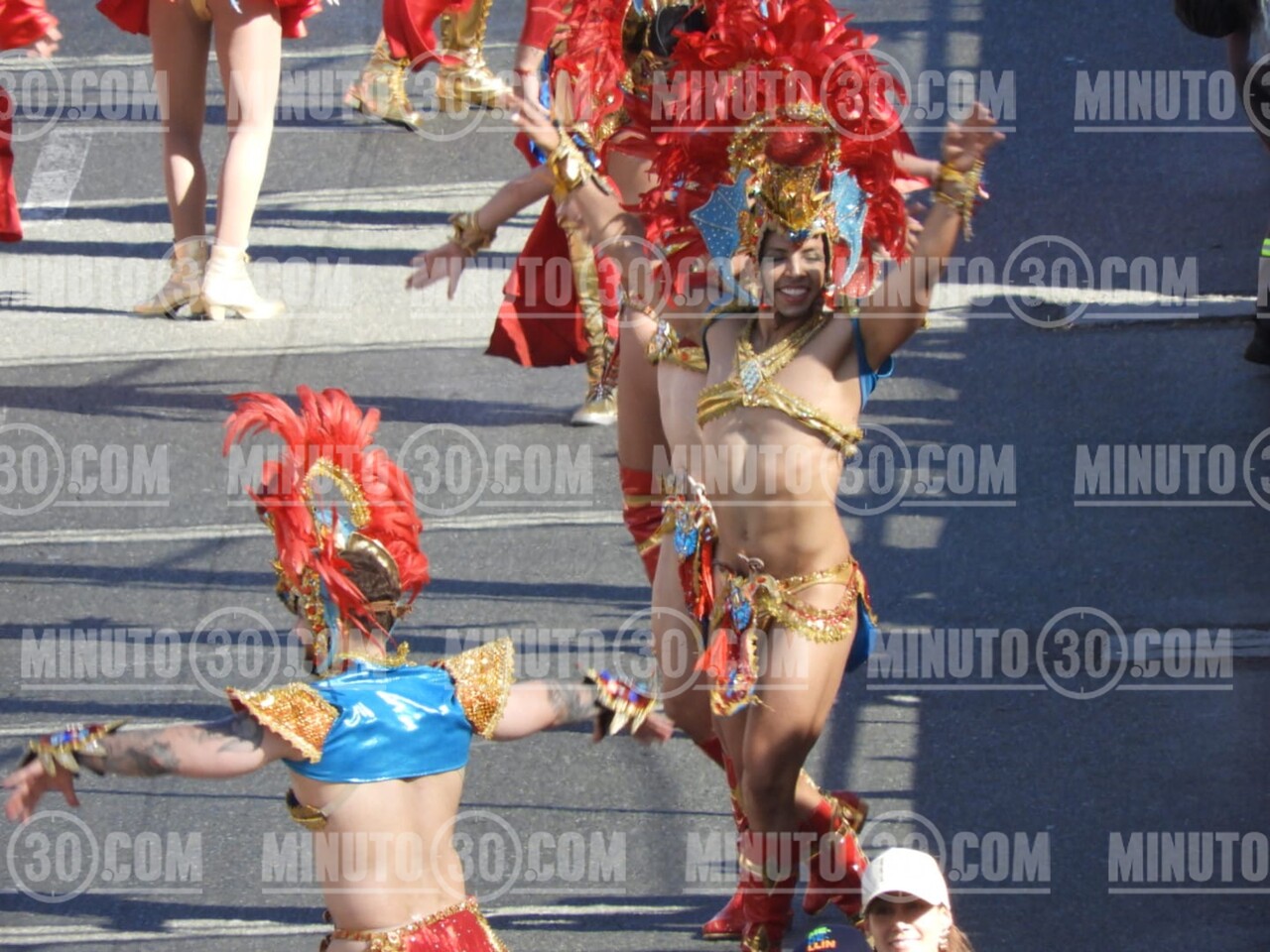 ¡Un éxito rotundo! El Desfile Avenida Primavera llenó de música, color y tradición las calles en la Feria de las Flores 4 primavera7