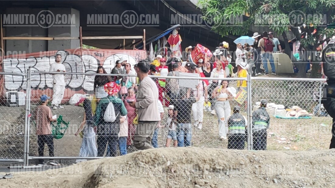 Ríos de gente se agolpan a esta hora para disfrutar del Desfile de Silleteros 4 silleteros12