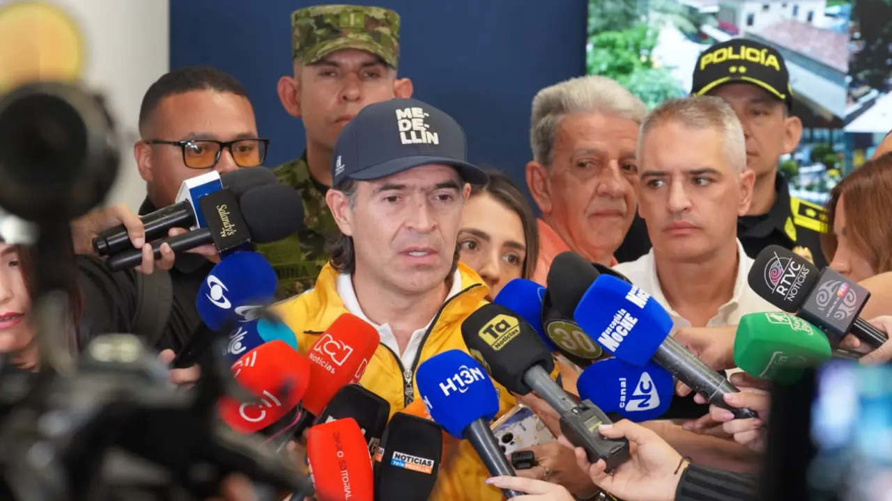 ¡No hay heridos, pero sí mucha solidaridad! Así responde Medellín al sismo 2 ¡No hay heridos, pero sí mucha solidaridad! Así responde Medellín al sismo