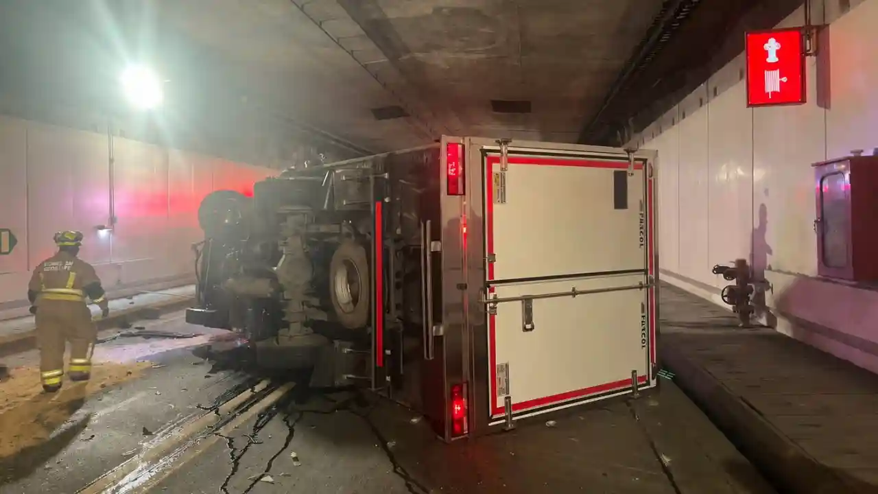 Túnel de Oriente fue habilitado tras el accidente que dejó ocho personas lesionadas 4 Túnel de Oriente fue habilitado tras el accidente que dejó ocho personas lesionadas