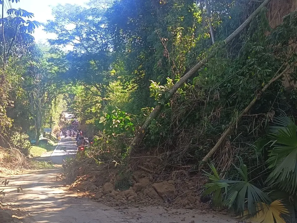 ¡Vías bloqueadas tras el sismo! Policía de Tránsito reporta cierres totales en Tolima, Quindío, Valle y Caldas 3 vias3