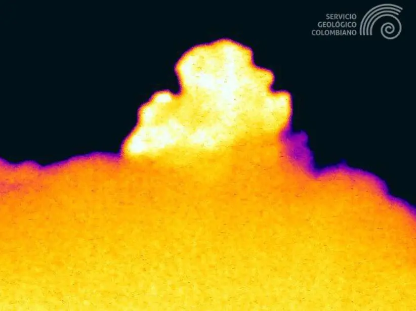 Volcán Puracé lanza columnas de 700mts: SGC reporta cinco emisiones de ceniza en menos de 24 horas 1 volcan purace 1