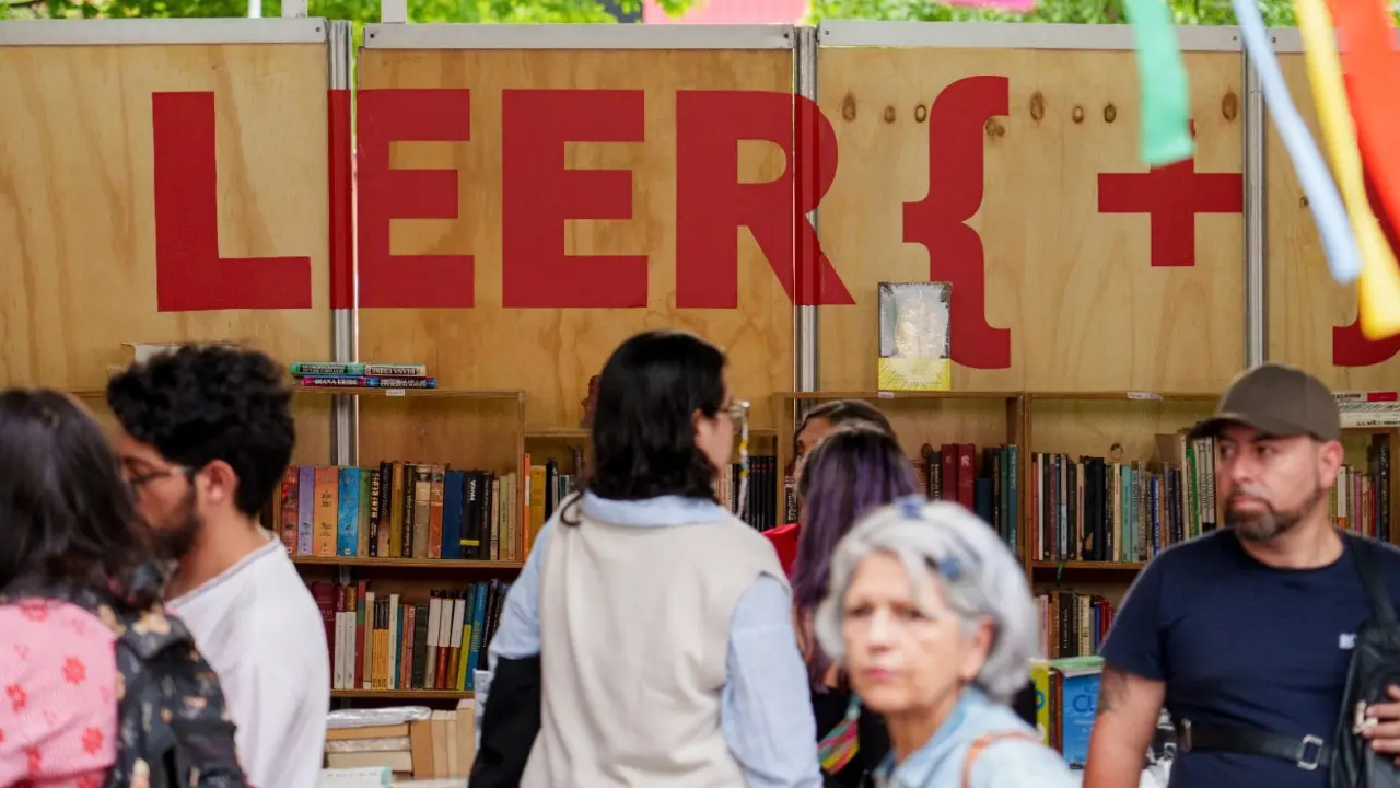 Así terminó la Fiesta del Libro: miles de visitantes y con récord de ventas 2 Así terminó la Fiesta del Libro: miles de visitantes y con récord de ventas