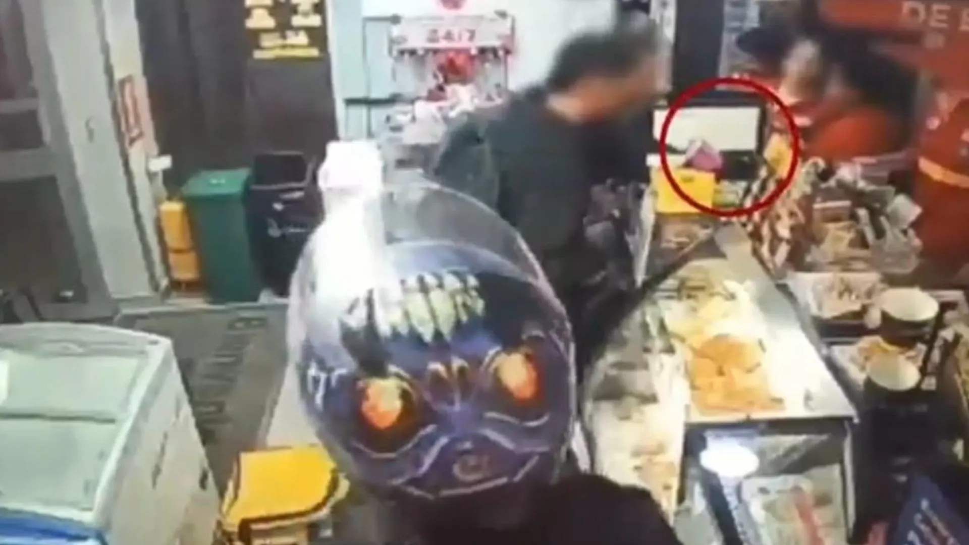 ¡Se les dañó el plan! Dos hombres fueron capturados tras hurtar un supermercado en Teusaquillo 2 ¡Se les dañó el plan! Dos hombres fueron capturados tras hurtar un supermercado en Teusaquillo