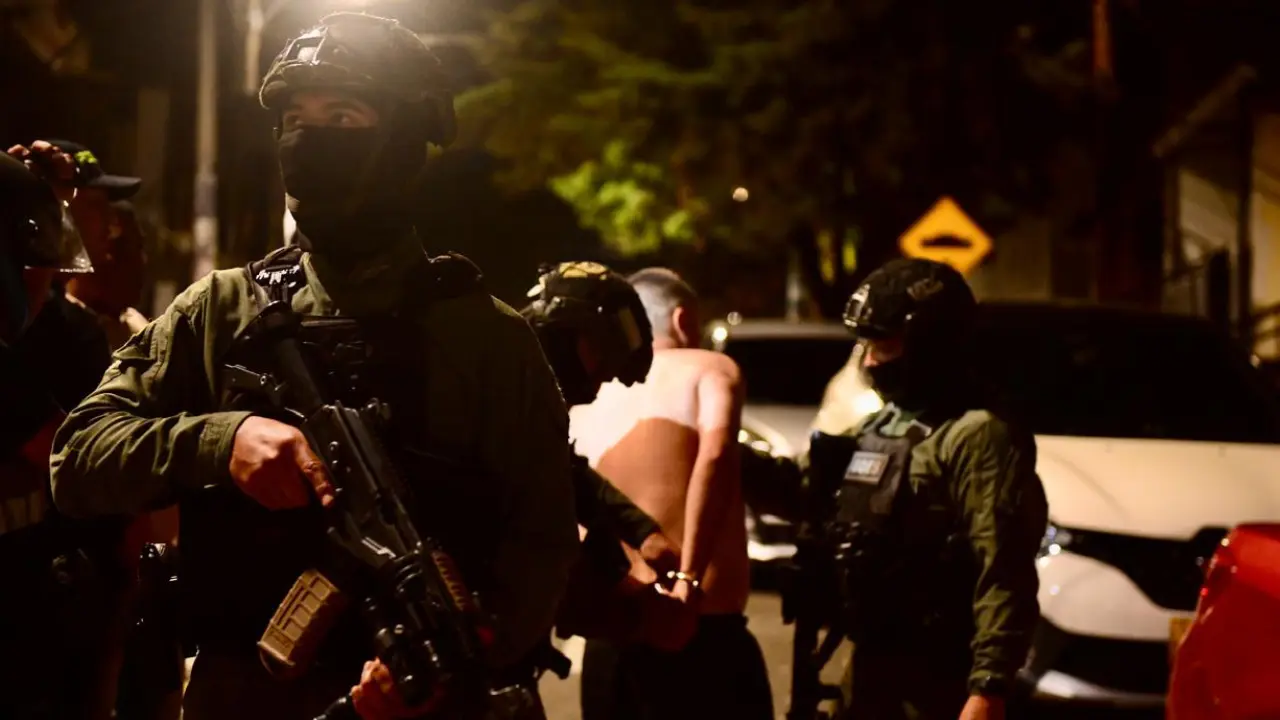 ¡Cayeron 26 criminales en Medellín! 'Peinaron' a tres bandas dedicadas al microtráfico, hurto y homicidios 2 ¡Cayeron 26 criminales en Medellín! 'Peinaron' a tres bandas dedicadas al microtráfico, hurto y homicidios