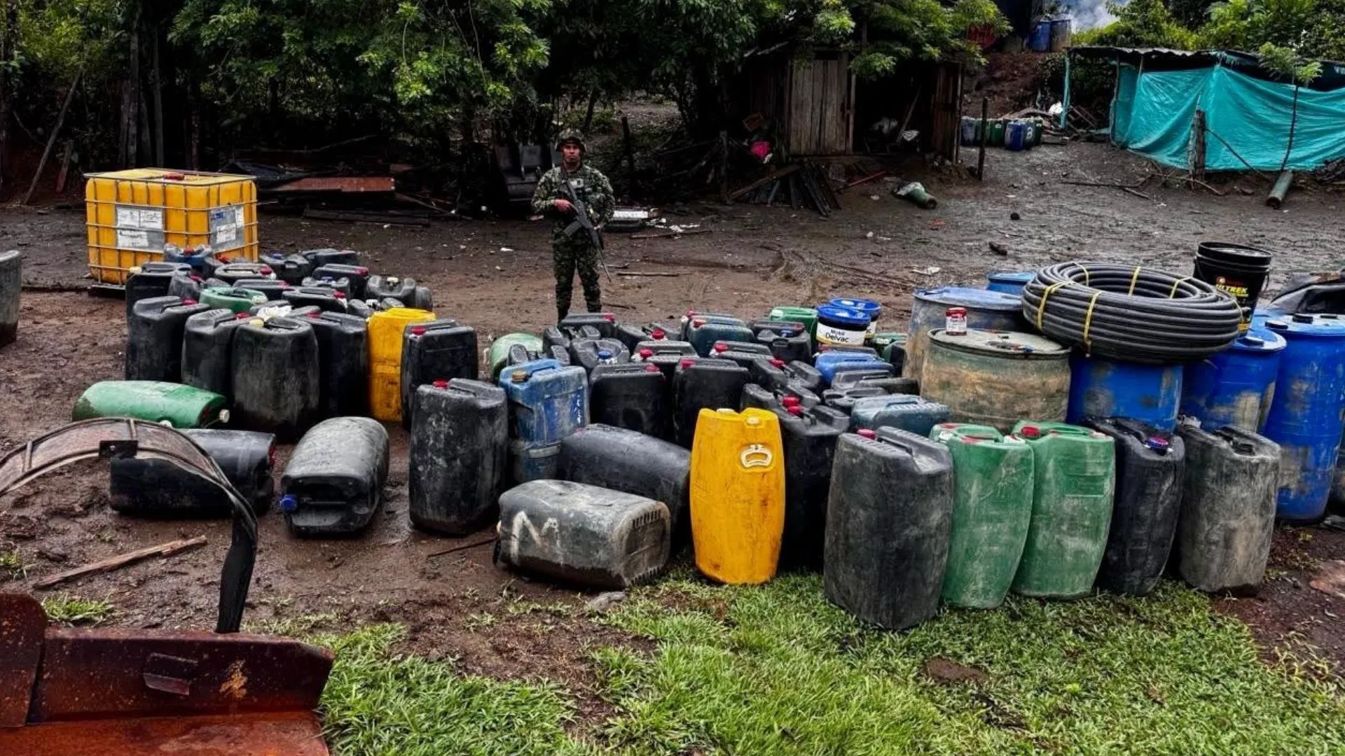 ¡Adiós a seis minas ilegales! Ejército golpea al Clan del Golfo y afecta más de $2.610 millones en Antioquia 2 ¡Adiós a seis minas ilegales! Ejército golpea al Clan del Golfo y afecta más de $2.610 millones en Antioquia