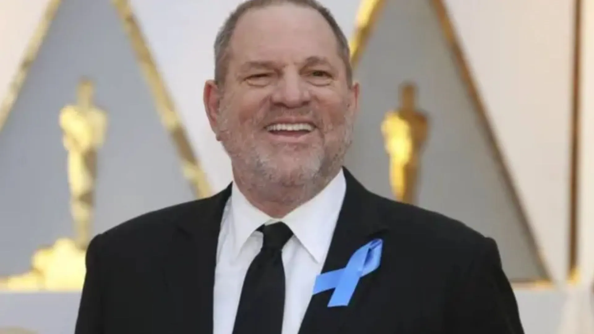 ¡15 años tras las rejas! El exproductor de Hollywood Harvey Weinstein es condenado por agresión sexual