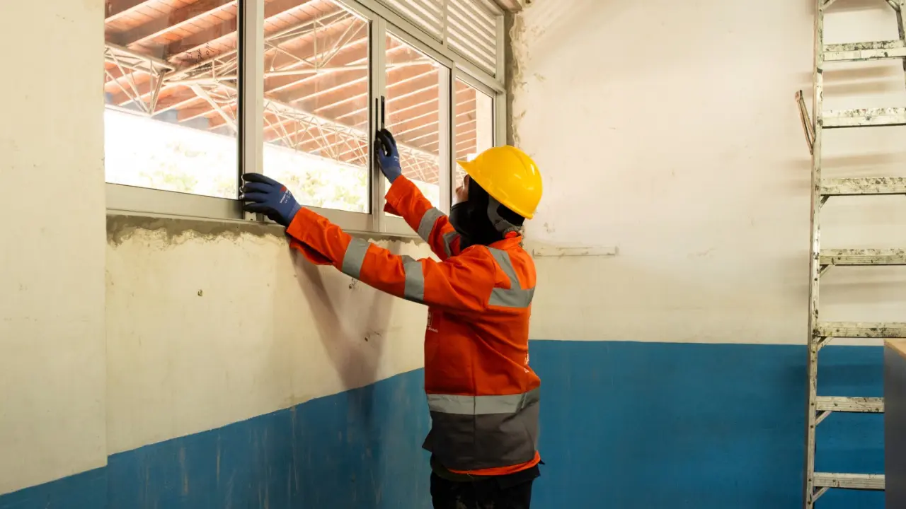 ¡Que quede bien pintoso! Inician obras de mantenimiento en siete colegios de Medellín 2 ¡Que quede bien pintoso! Inician obras de mantenimiento en siete colegios de Medellín