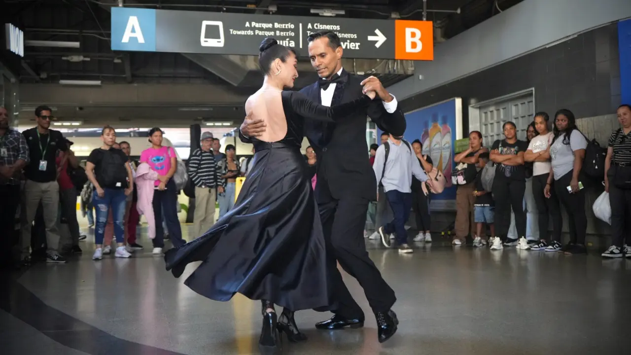¡Medellín le pone sello al tango! La ciudad avanza para declararlo Patrimonio Cultural 1 ¡Medellín le pone sello al tango! La ciudad avanza para declararlo Patrimonio Cultural