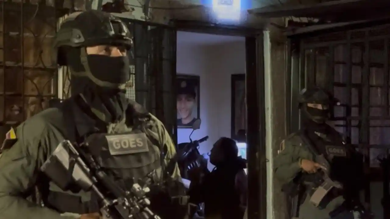 ¡Se les cayó el negocio! Capturan a cinco policías y cuatro de ‘La Oficina’ en Medellín 2 ¡Se les cayó el negocio! Capturan a cinco policías y cuatro de ‘La Oficina’ en Medellín