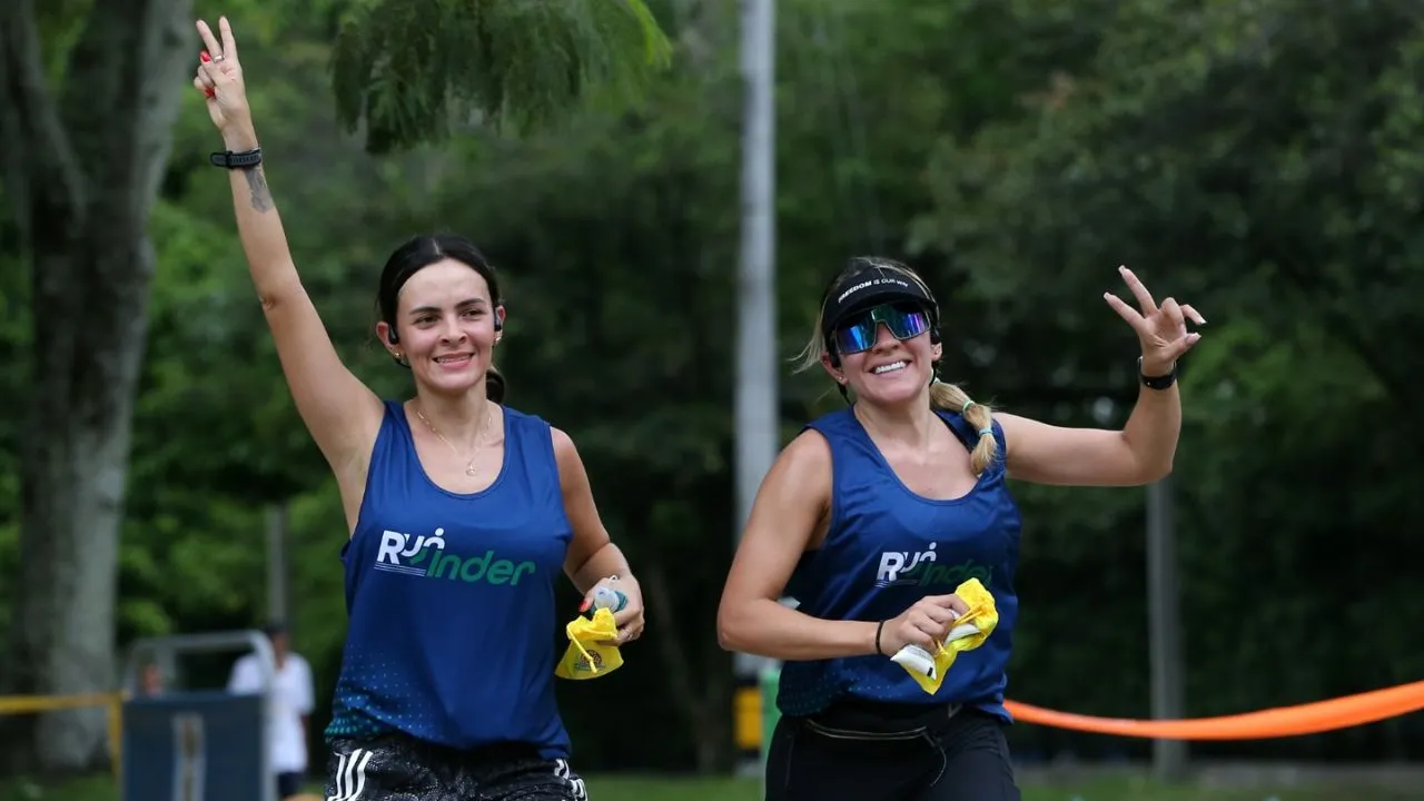 ¡Momentos de tensión en la Maratón Medellín! Dos corredores fueron trasladados tras emergencias médicas 3 ¡Momentos de tensión en la Maratón Medellín! Dos corredores fueron trasladados tras emergencias médicas