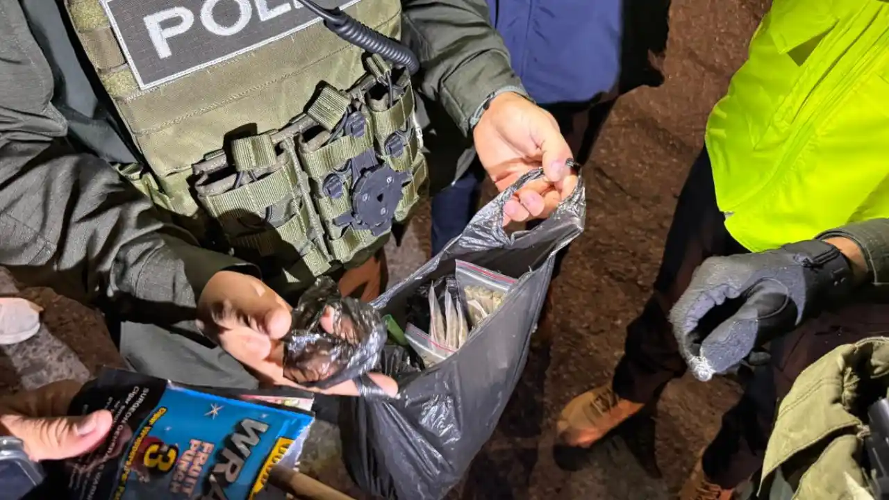 ¡Golpe en Laureles y Belén! Operativo dejó cuatro capturados y vehículos recuperados 2 ¡Golpe en Laureles y Belén! Operativo dejó cuatro capturados y vehículos recuperados