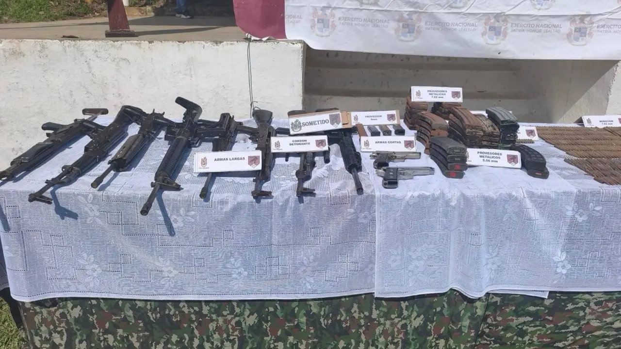 ¡Duro golpe en Zaragoza! Cae alias ’80’ y desmantelan arsenal del Clan del Golfo con explosivos para drones