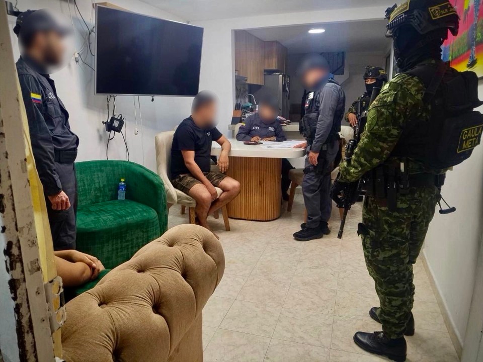 Ejército desarticula red de tráfico de armas conformada por militares retirados que abastecía a criminales en el oriente del país 2 armas