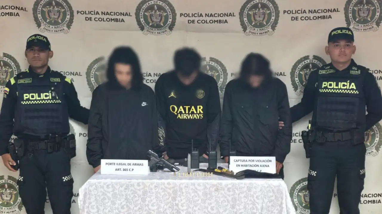 ¡Los pillaron en plena vuelta! Tres hombres cayeron tras presunto intento de entrar a una casa en El Retiro 3 ¡Los pillaron en plena vuelta! Tres hombres cayeron tras presunto intento de entrar a una casa en El Retiro
