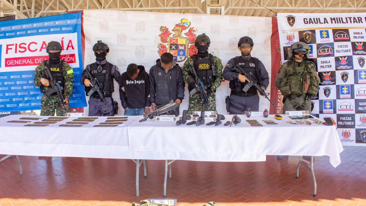 ¡Le llegaron hasta el escondite! Capturan a alias El Flaco, señalado cabecilla del ELN en Cauca 2 ¡Le llegaron hasta el escondite! Capturan a alias El Flaco, señalado cabecilla del ELN en Cauca
