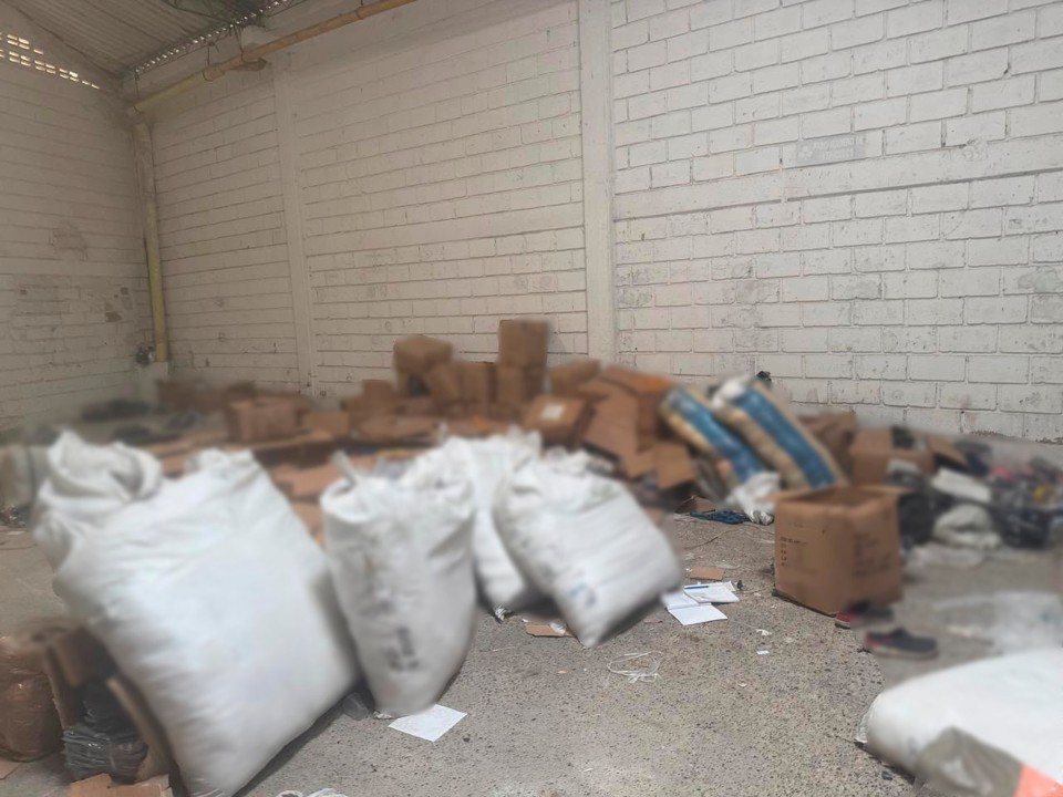 ¡Qué sorpresota! En Cartagena incautaron más de $6.200 millones en ropa de contrabando oculta en una bodega 1 contrabando1