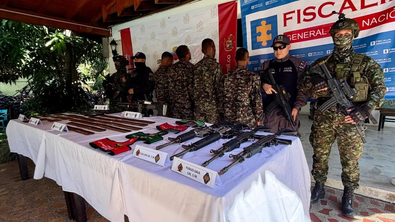 ¡Con armas, munición y material de intendencia! Cuatro miembros del Clan del Golfo se entregaron en Briceño 2 entrega briceno3
