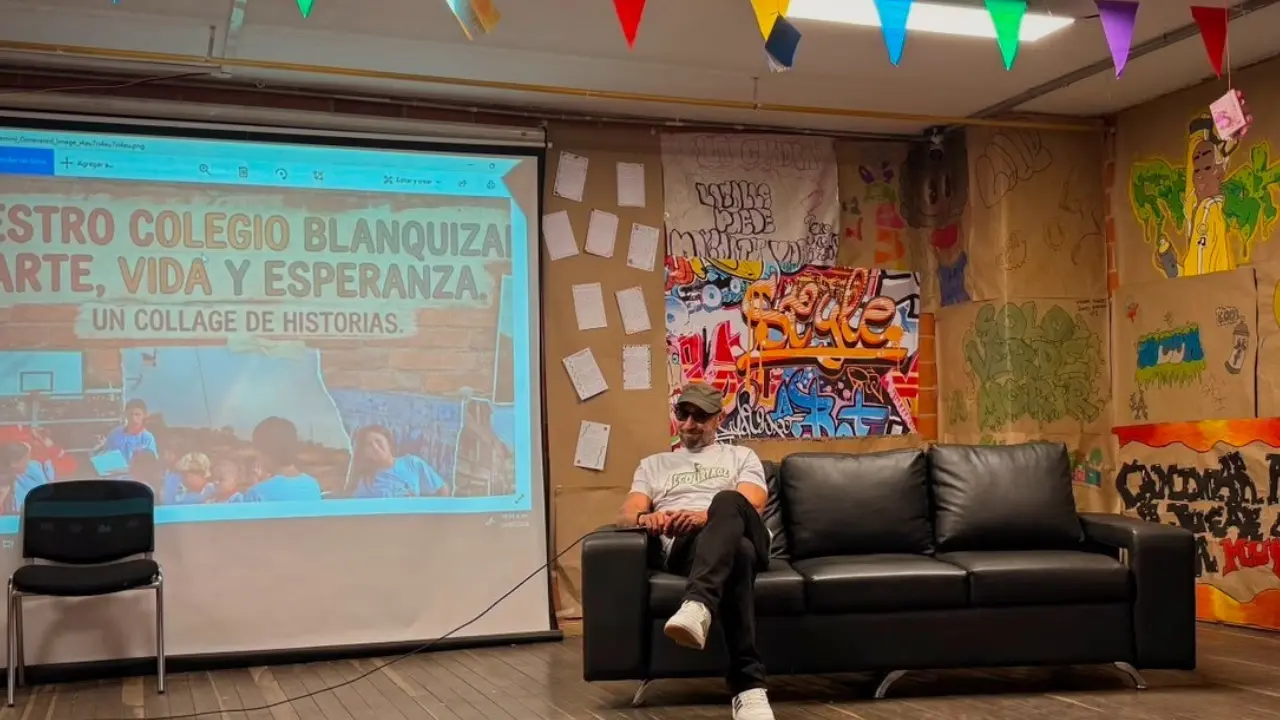 ¡Leer sí es un parche! Estudiantes de Medellín vivieron encuentros con autores 1 ¡Leer sí es un parche! Estudiantes de Medellín vivieron encuentros con autores