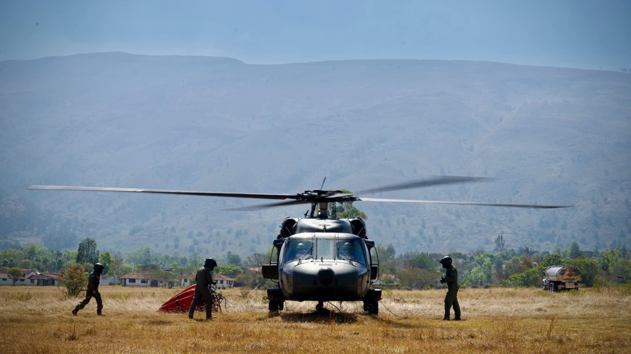 Fuerza Aérea continúa esfuerzos para controlar emergencia en Villa de Leyva 4 fac villa de leyva4