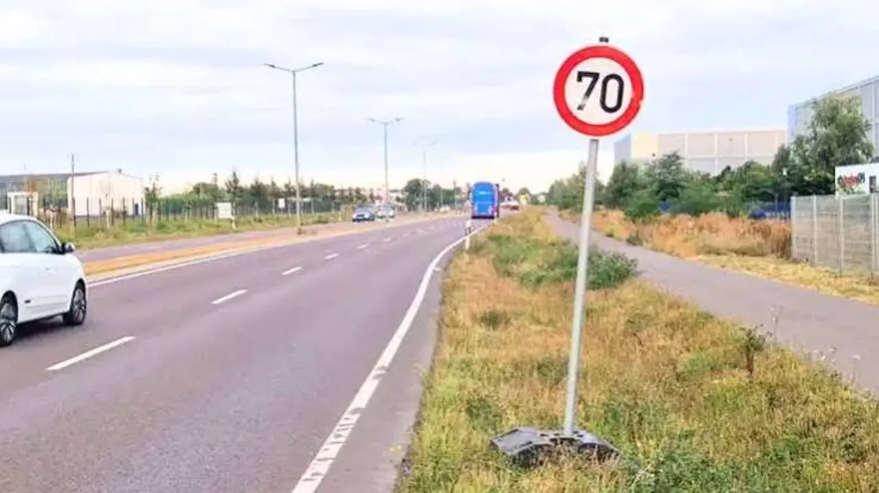 ¡Buscan al «gracioso»! Casi 400 conductores multados por falsa señal de velocidad junto a un radar 12 falsa senal de transito