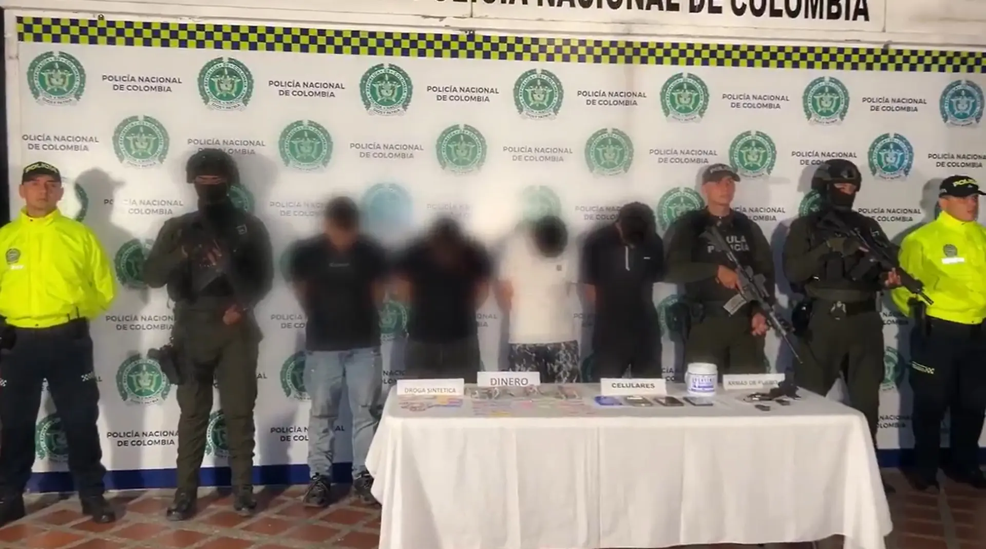 ¿Quién la organizó? Intervienen lujosa «narcofiesta» con armas, drogas, prostitutas y menores 1 Cuatro capturados y una menor aprehedida dejó la narcofiesta en Dos Quebradas