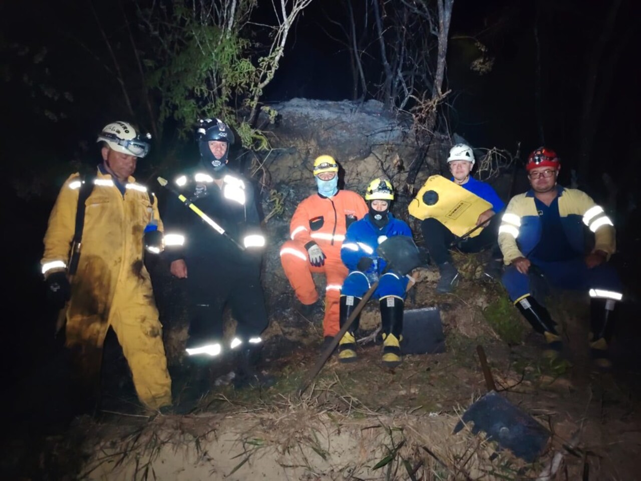 Noche de angustia en Amagá: Voraz incendio consumió una hectárea de montaña 3 incendio amaga1