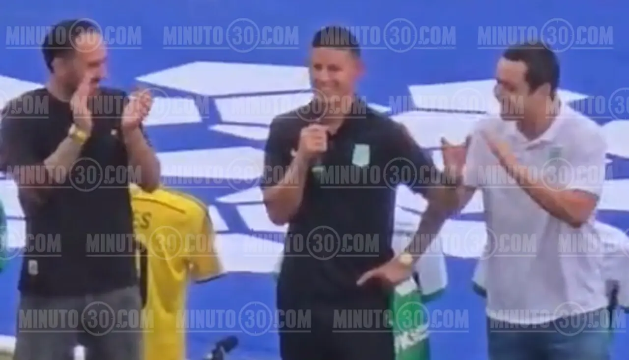 «Nos vemos pronto»: Así fue la apoteósica presentación de James Rodríguez en un Atanasio a reventar 2 james atanasio nacional