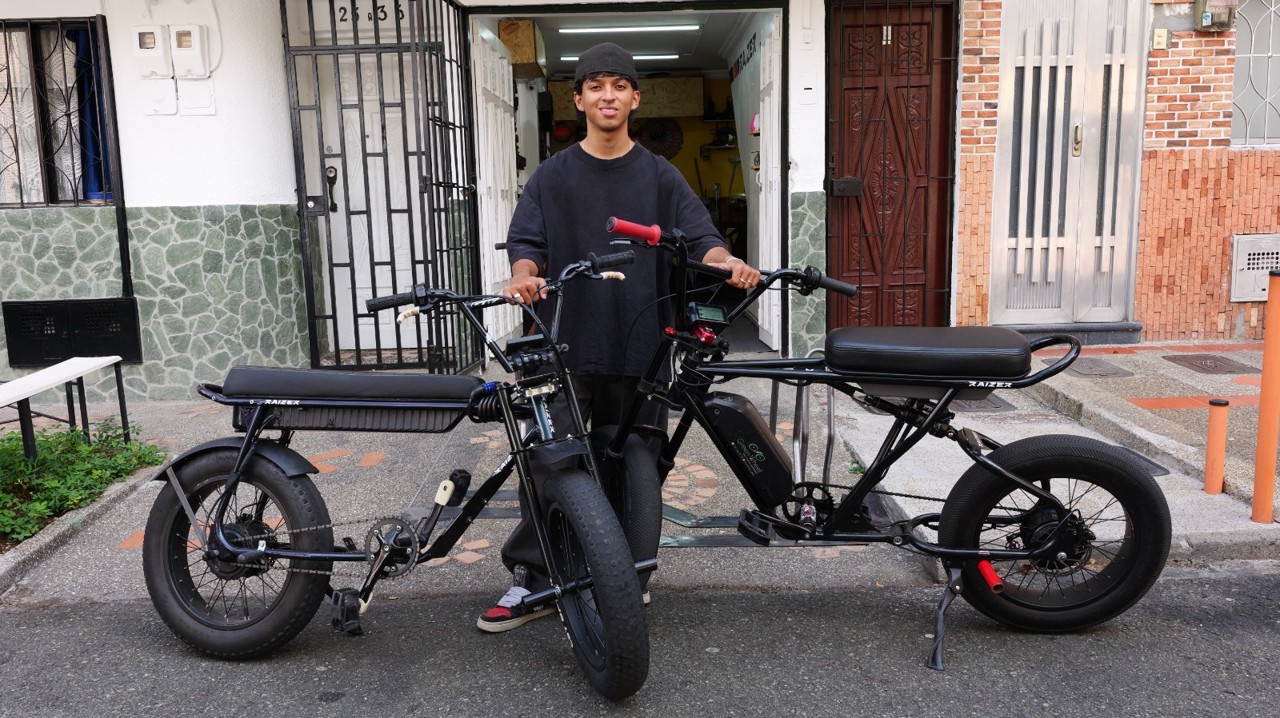 Estudiante del ITM desarrolla bicicleta eléctrica de bajo costo y alta resistencia adaptada a la topografía de Medellín 1 mateo1