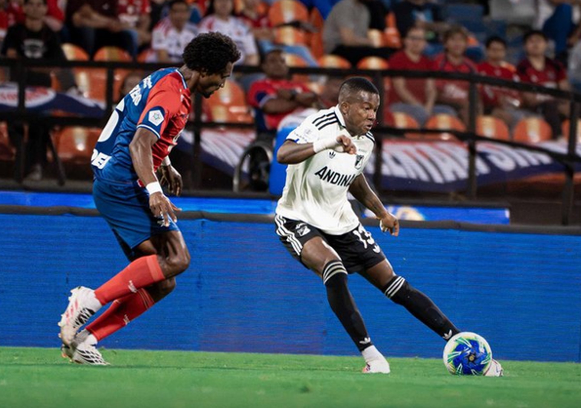 Empate a dos: Medellín y Millonarios dividieron honores en la noche de Jackson y el debut de Cuadrado 2 medellin millos