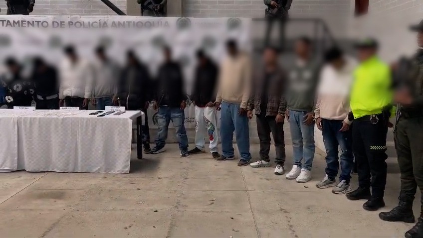 Policía Nacional captura a 21 integrantes de El Mesa y realiza 18 diligencias de allanamiento en La Ceja 2 mesa2
