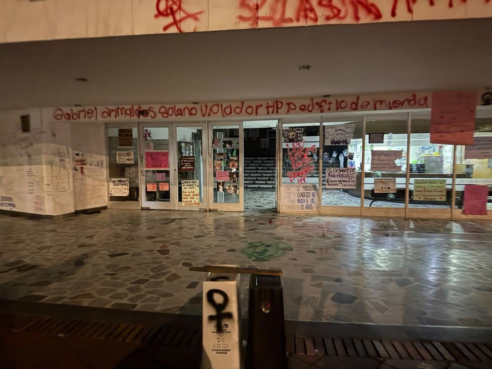 «Acá hay mucho dinero que se niegan a perder»: Directora del ICBF denuncia oscuros intereses tras vandalización de la sede 4 ninez icbf3