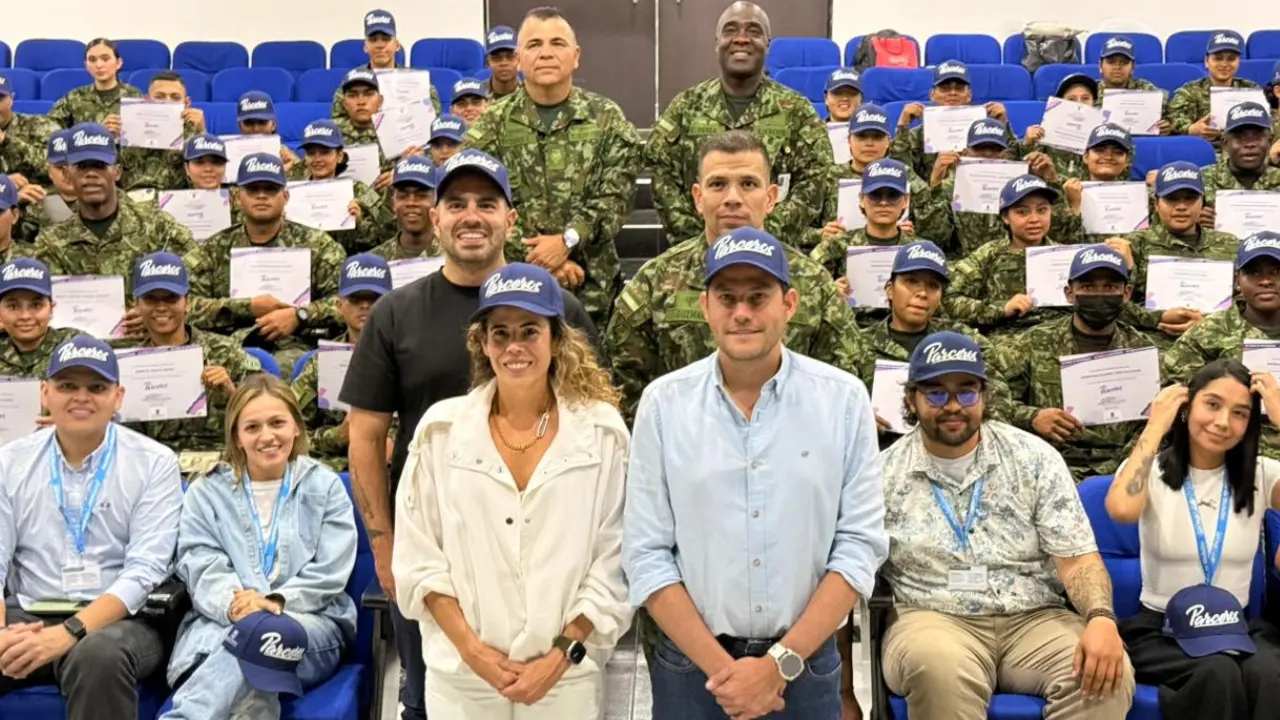 ¡De soldados a parceros con futuro! Jóvenes de la Cuarta Brigada se graduaron para volver a la vida civil 1 ¡De soldados a parceros con futuro! Jóvenes de la Cuarta Brigada se graduaron para volver a la vida civil