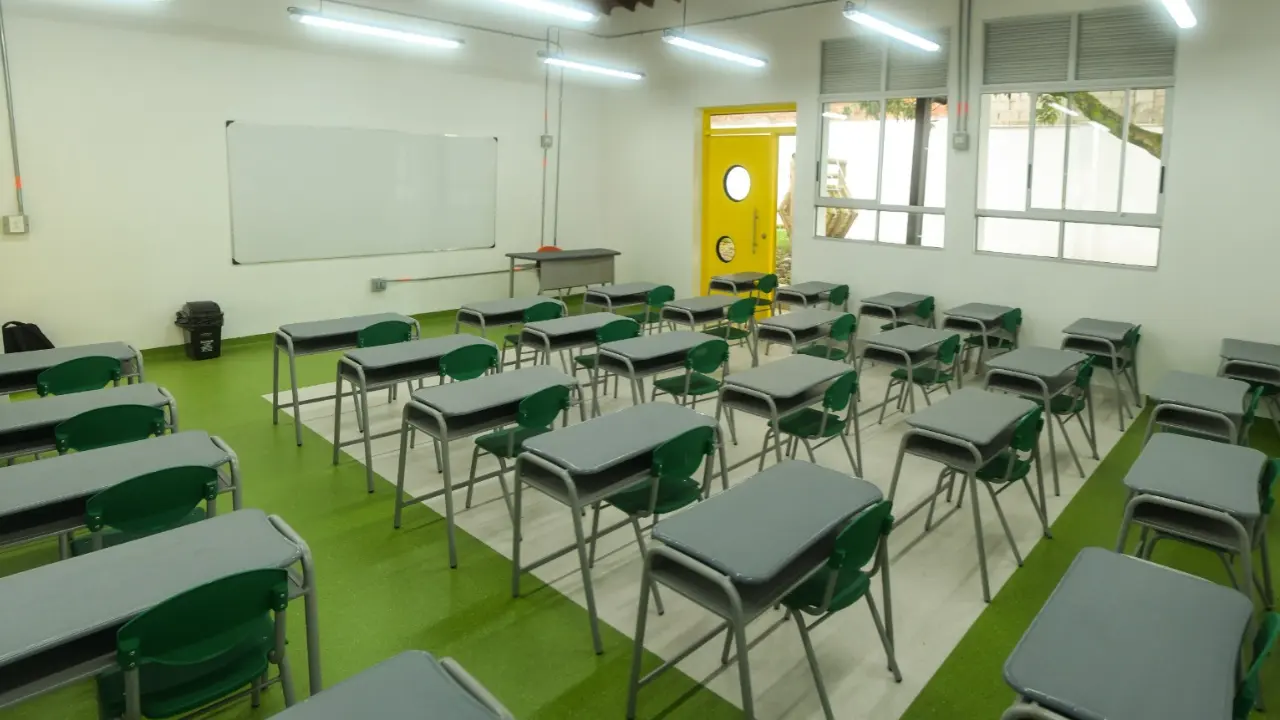¡Se la 'jugaron' por los pelados! Entregaron la renovada Sección Escuela Santísima Trinidad 3 ¡Se la 'jugaron' por los pelados! Entregaron la renovada Sección Escuela Santísima Trinidad