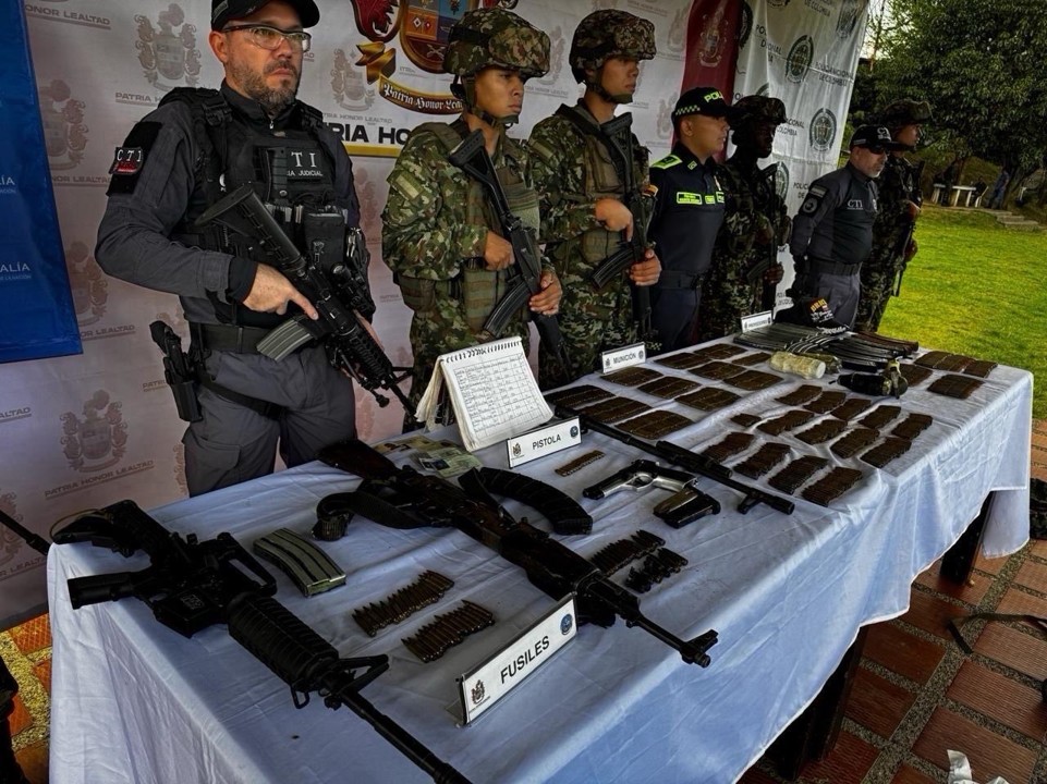 Un muerto y un capturado dejaron los combates contra disidencias en San Andrés de Cuerquia 3 san andres de cuerquia2