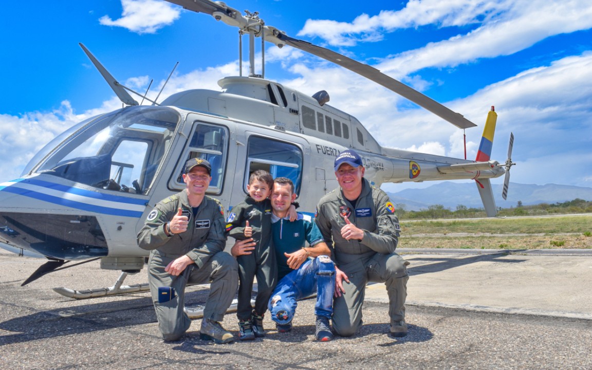 De un helicóptero de cartón a un vuelo real con la Fuerza Aérea: el sueño cumplido a un niño de Cúcuta 3 sueno3