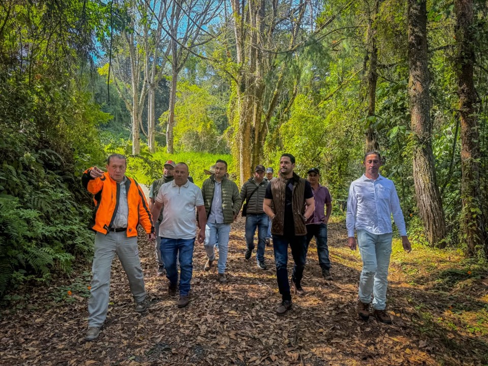 EPM entrega 129 tramos de tubería a Sonsón, que serán aprovechados en vías rurales 5 tuberias5