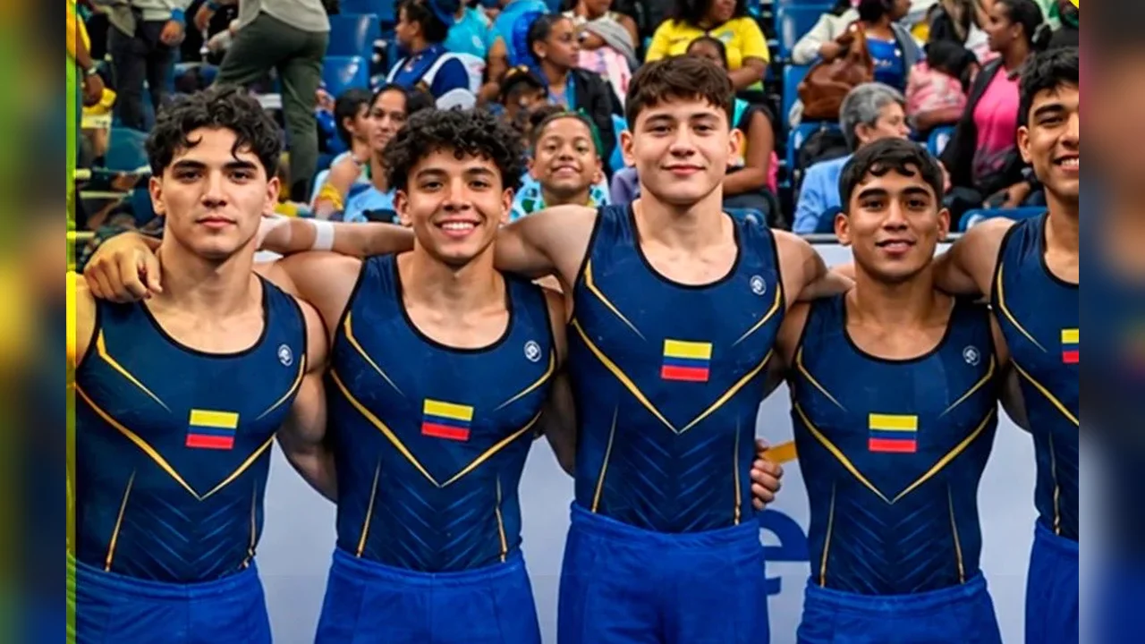 Selección colombiana de gimnasia artística antes de la final mundial por equipos