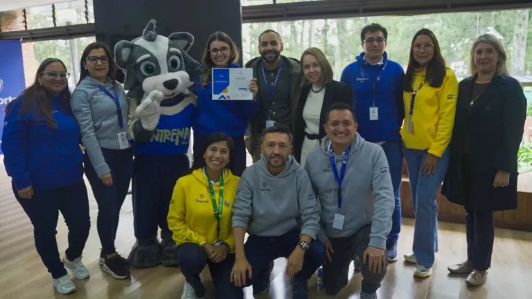 El Ministerio del Deporte reactiva la gestión del conocimiento con ENTRENA Más 10 Juliana Gutiérrez, ministra del Deporte, durante el lanzamiento de ENTRENA Más