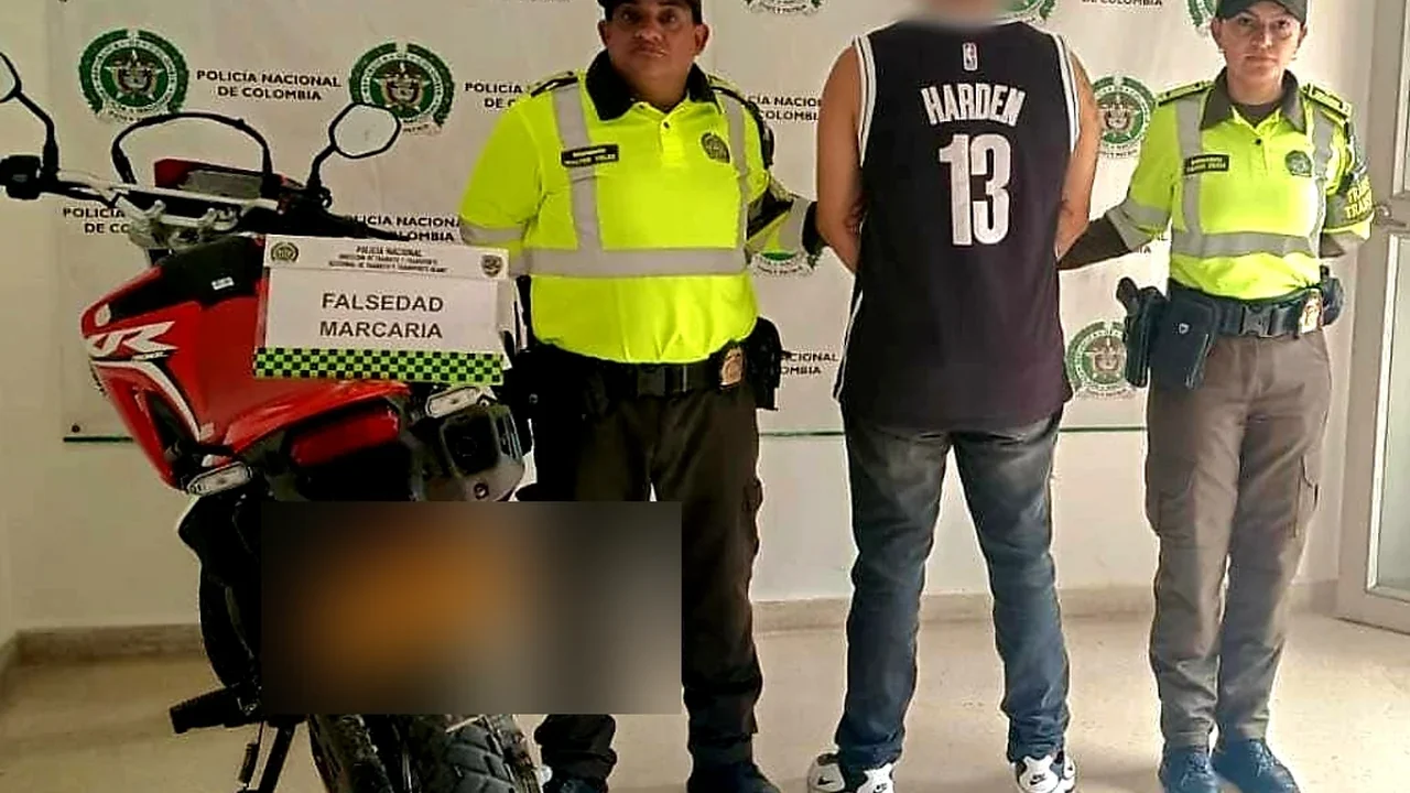 Capturado en la vía Medellín-La Pintada con moto de falsedad marcaria y licencia falsa
