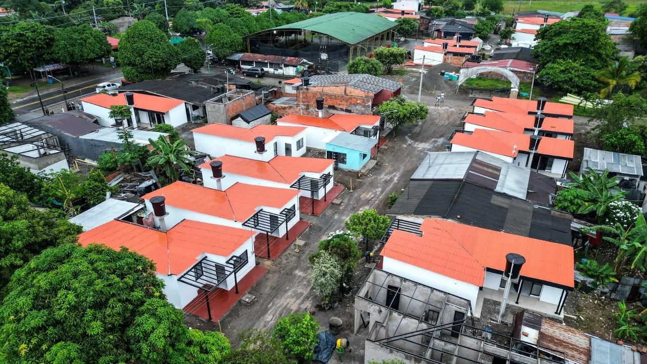 Avanza la reconstrucción de Paratebueno y Medina, afectadas por el terremoto de junio de 2025