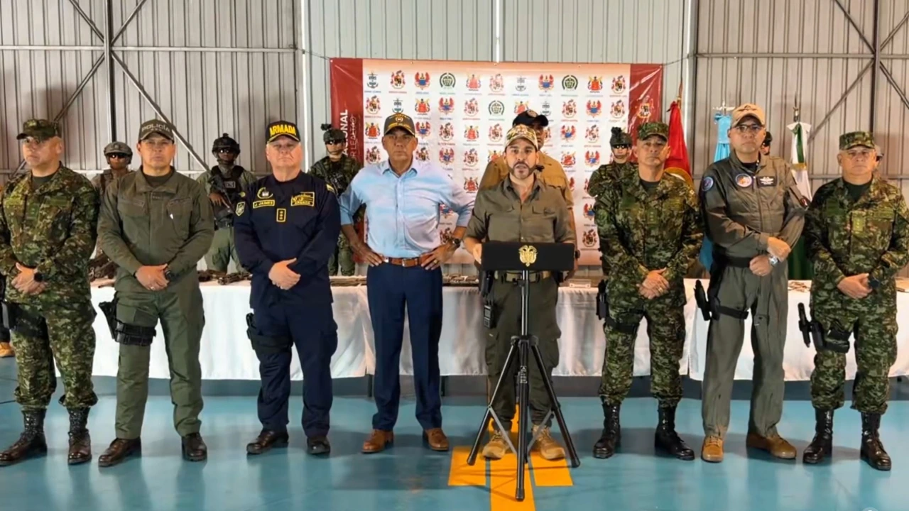 Rueda de prensa de autoridades y cúpula militar sobre la Operación Ónix en El Tambo, Cauca.